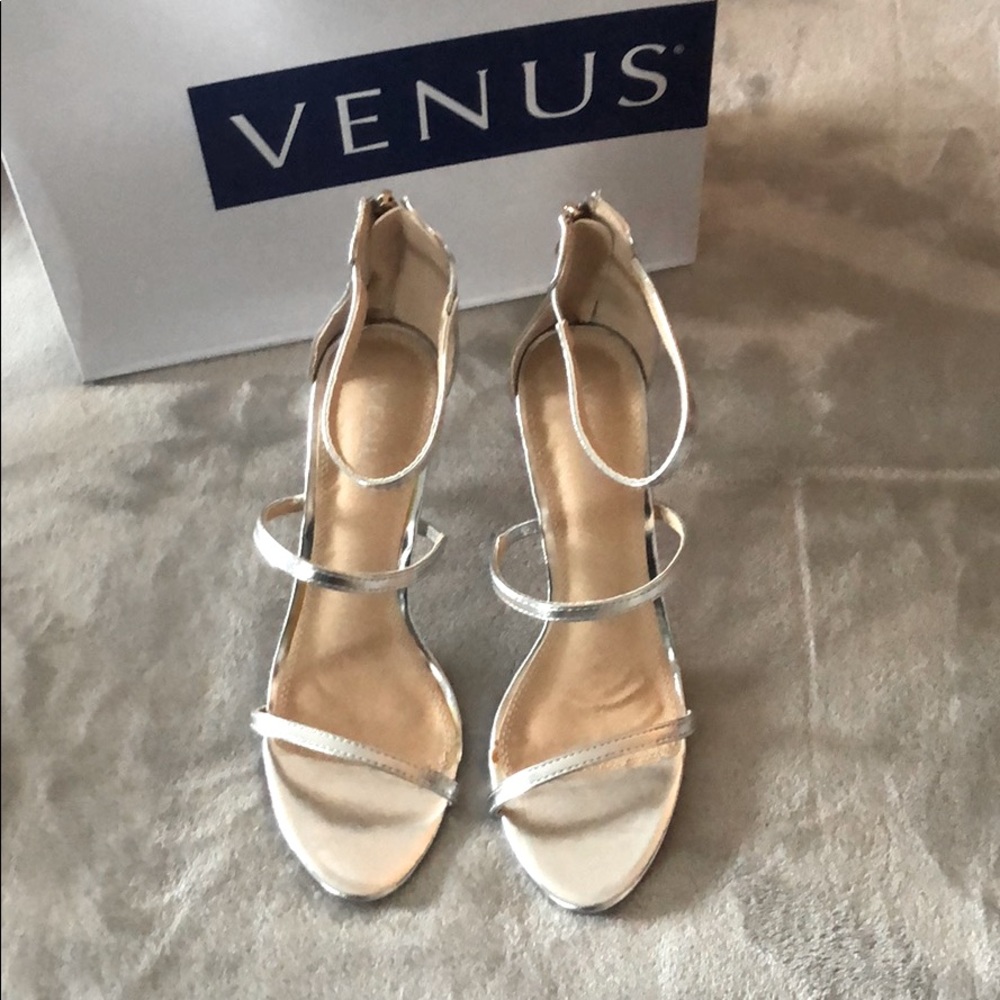 High heel Silver strappy sandal